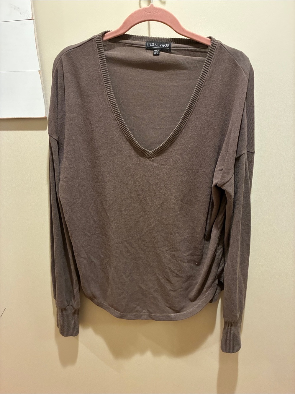 Salvage Women's Taupe V-Neck Lightweight Pullover